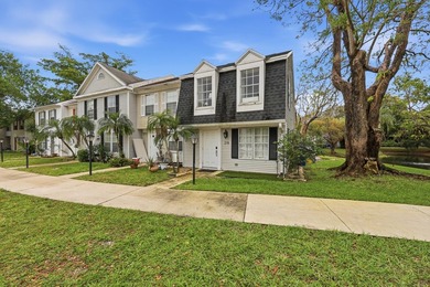 Beach Townhome/Townhouse Sale Pending in Jupiter, Florida
