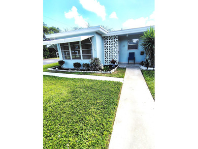 Beach Condo Sale Pending in Delray Beach, Florida