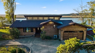 Beach Home For Sale in Bandon, Oregon