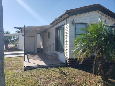 Beach Home For Sale in Ruskin, Florida