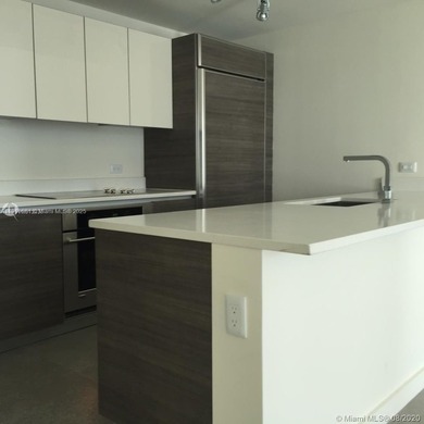 Beach Condo For Sale in Miami, Florida