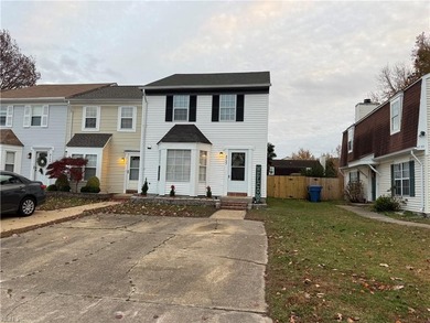 Beach Townhome/Townhouse For Sale in Virginia Beach, Virginia