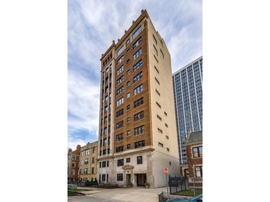 Beach Home For Sale in Chicago, Illinois