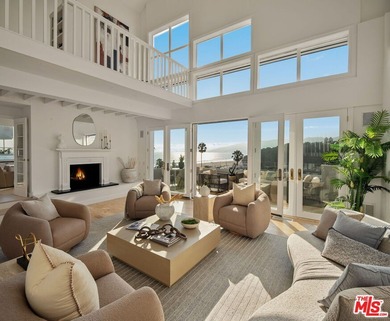 Beach Condo For Sale in Santa Monica, California