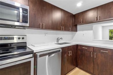 Beach Condo For Sale in Tamarac, Florida