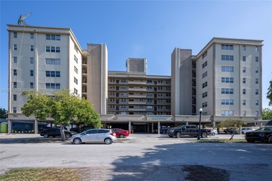 Beach Condo For Sale in Hollywood, Florida
