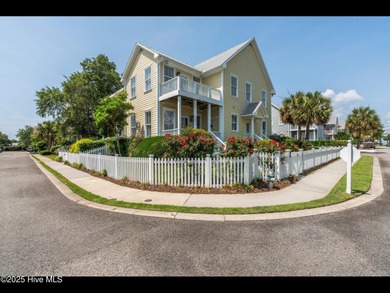 Beach Townhome/Townhouse For Sale in Carolina Beach, North Carolina