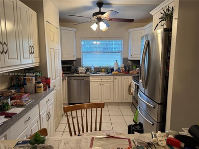 Beach Condo For Sale in Sunrise, Florida