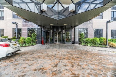 Beach Condo For Sale in Fort Lee, New Jersey