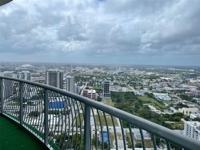 Beach Condo For Sale in Miami, Florida