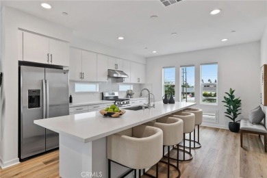 Beach Condo For Sale in Costa Mesa, California