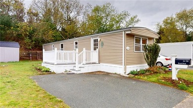 Beach Home For Sale in North Kingstown, Rhode Island