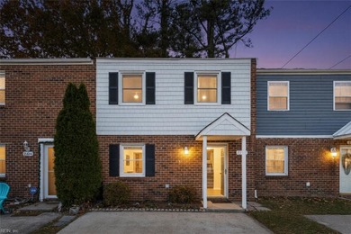 Beach Townhome/Townhouse For Sale in Virginia Beach, Virginia