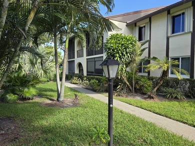 Beach Condo For Sale in Greenacres, Florida