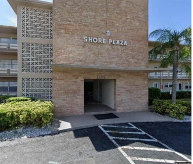 Beach Condo For Sale in South Pasadena, Florida