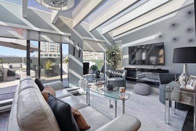 Beach Condo For Sale in Vancouver, British Columbia