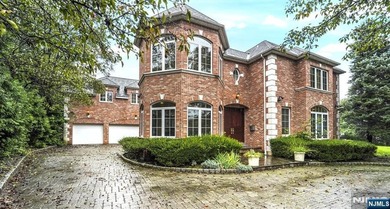 Beach Home For Sale in Fort Lee, New Jersey