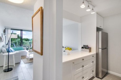 Beach Condo For Sale in West Palm Beach, Florida