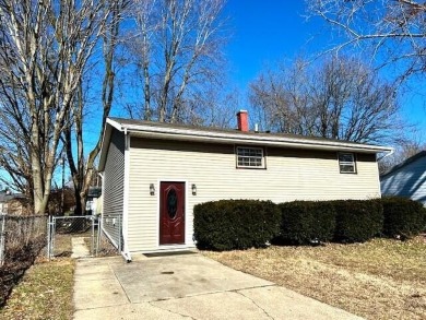 Beach Home Sale Pending in Benton Harbor, Michigan
