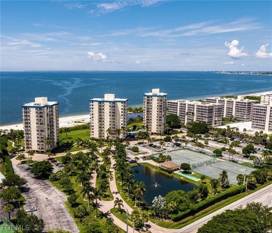 Beach Condo Sale Pending in Fort Myers Beach, Florida