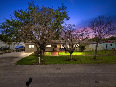 Beach Home For Sale in West Palm Beach, Florida