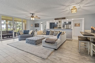 Beach Condo For Sale in Hypoluxo, Florida