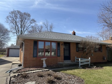Beach Home For Sale in South Milwaukee, Wisconsin