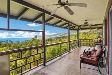 Beach Home For Sale in Captain Cook, Hawaii