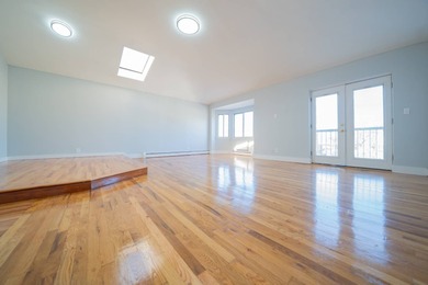 Beach Condo For Sale in Brooklyn, New York