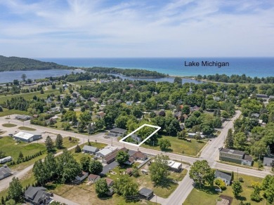 Beach Home For Sale in Arcadia, Michigan