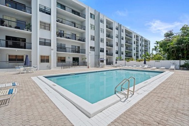 Beach Condo For Sale in Hallandale Beach, Florida