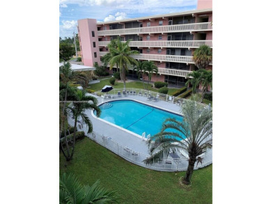 Beach Condo For Sale in Hallandale Beach, Florida