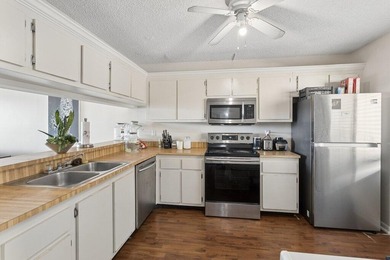 Beach Condo For Sale in North Lauderdale, Florida