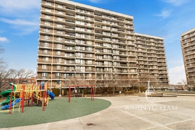 Beach Condo Sale Pending in Flushing, New York