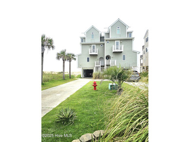 Beach Townhome/Townhouse For Sale in North Topsail Beach, North Carolina