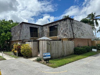 Beach Townhome/Townhouse For Sale in Palm Springs, Florida