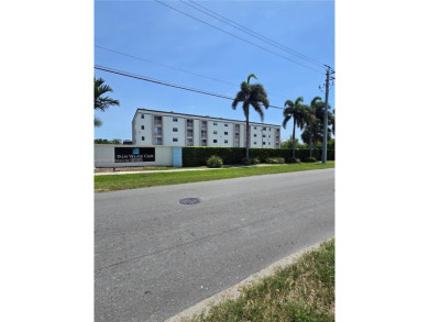 Beach Condo For Sale in Dania, Florida