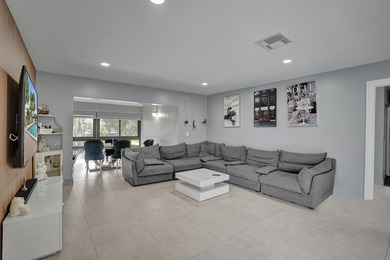 Beach Condo For Sale in Boca Raton, Florida