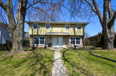 Beach Home For Sale in South Milwaukee, Wisconsin