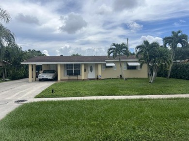 Beach Home For Sale in West Palm Beach, Florida