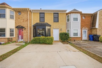 Beach Townhome/Townhouse For Sale in Virginia Beach, Virginia