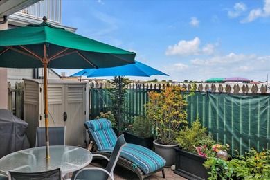 Beach Condo Sale Pending in Lido Beach, New York