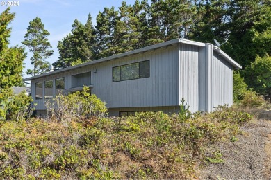 Beach Home For Sale in Lincoln City, Oregon