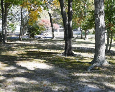 Beach Lot Sale Pending in Southold, New York