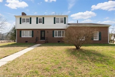 Beach Home For Sale in Yorktown, Virginia