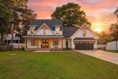 Beach Home For Sale in Murrells Inlet, South Carolina