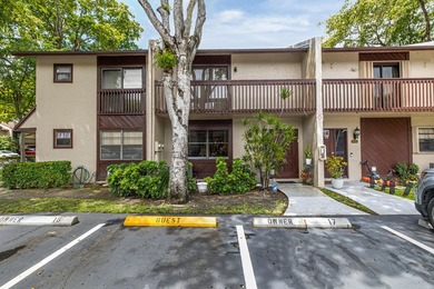 Beach Townhome/Townhouse For Sale in Pompano Beach, Florida