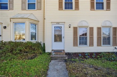 Beach Townhome/Townhouse For Sale in Virginia Beach, Virginia