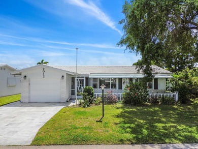 Beach Home For Sale in Boynton Beach, Florida