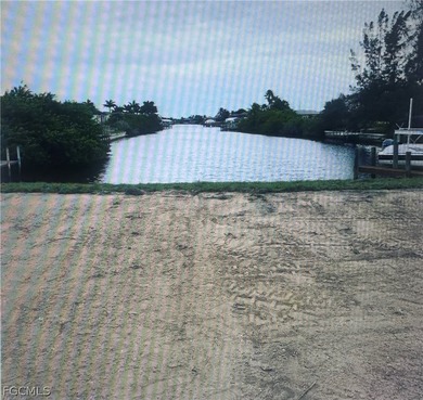 Beach Lot For Sale in Cape Coral, Florida